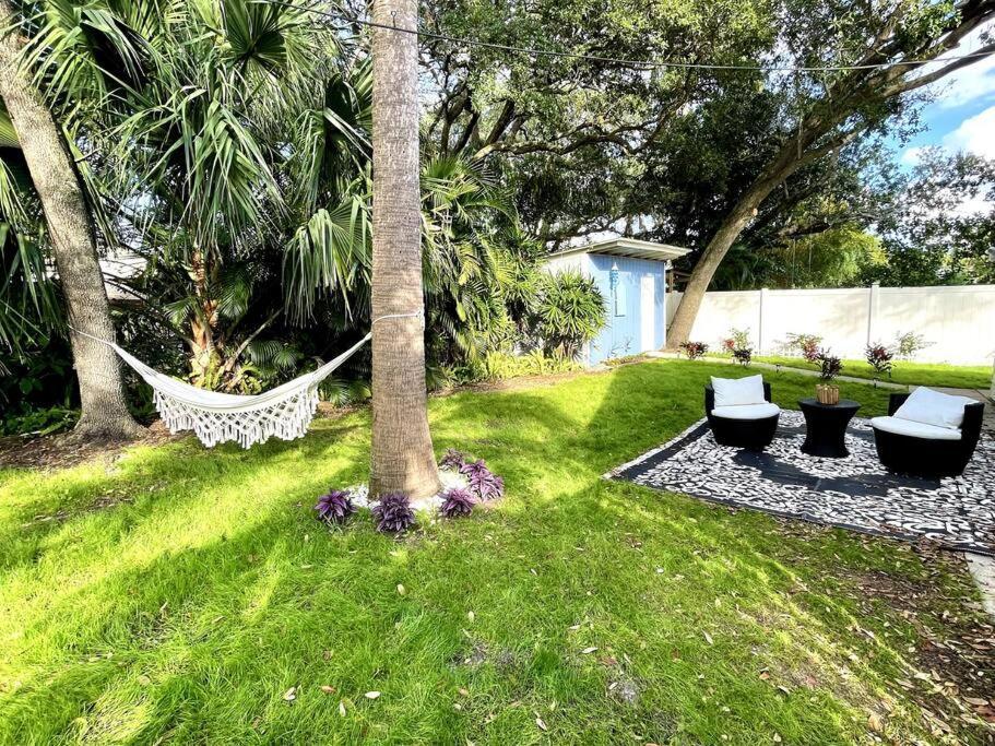 Cozy Sanctuary Minutes From The Bay And Beaches Tampa Exterior photo