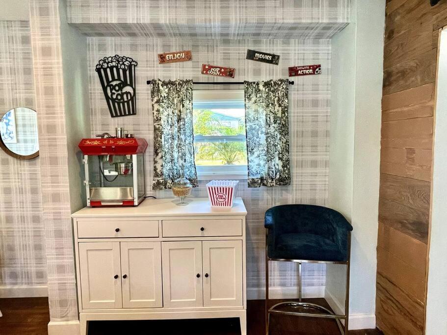 Cozy Sanctuary Minutes From The Bay And Beaches Tampa Exterior photo