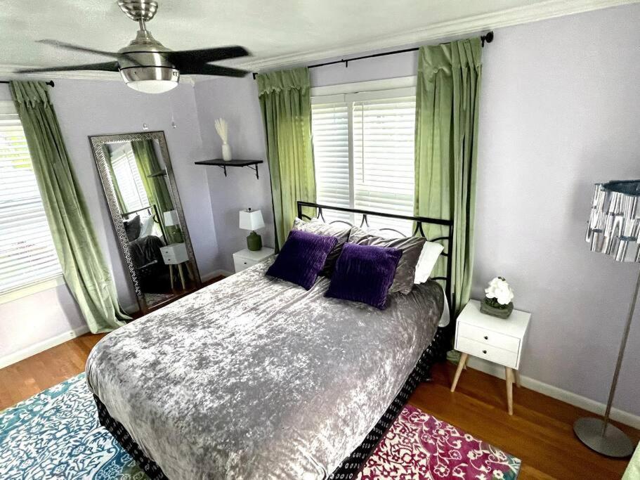 Cozy Sanctuary Minutes From The Bay And Beaches Tampa Exterior photo