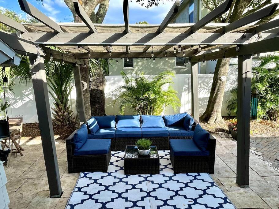 Cozy Sanctuary Minutes From The Bay And Beaches Tampa Exterior photo